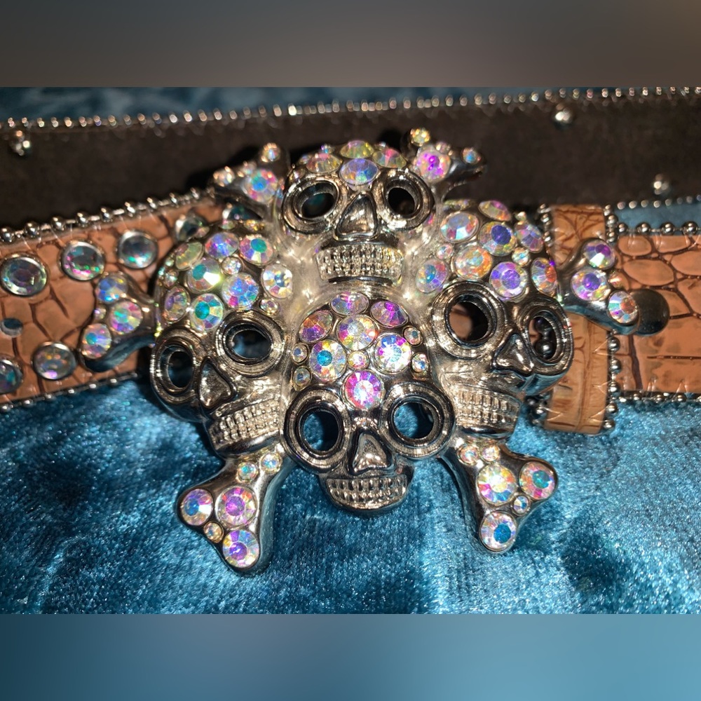 Sparkly rhinestone skull and bones blingy genuine leather belt - Picture 1 of 7